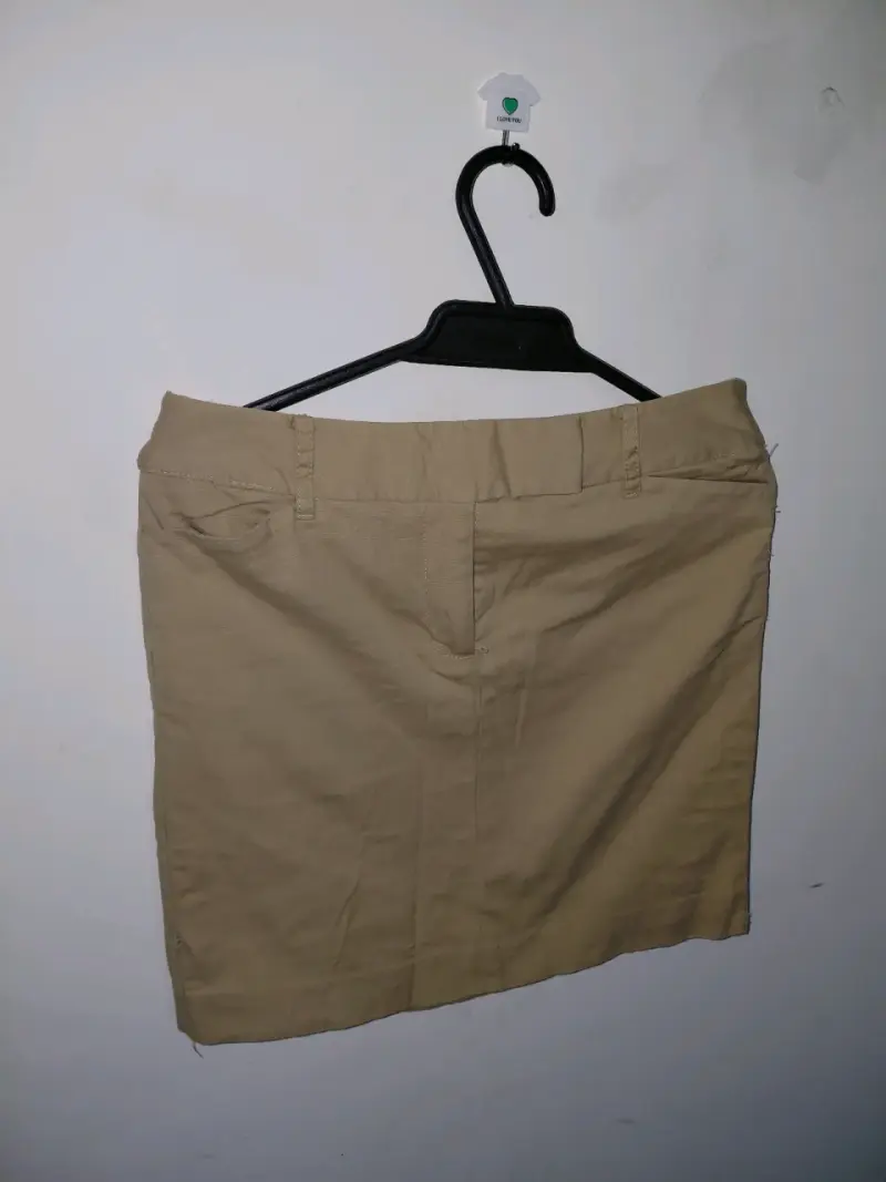 Falda beige casual para mujer