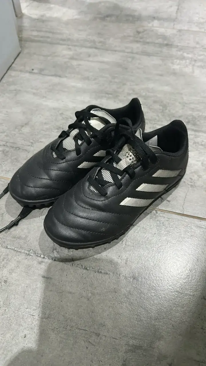 Zapatillas de fútbol Adidas negras 32 1/2 - 1