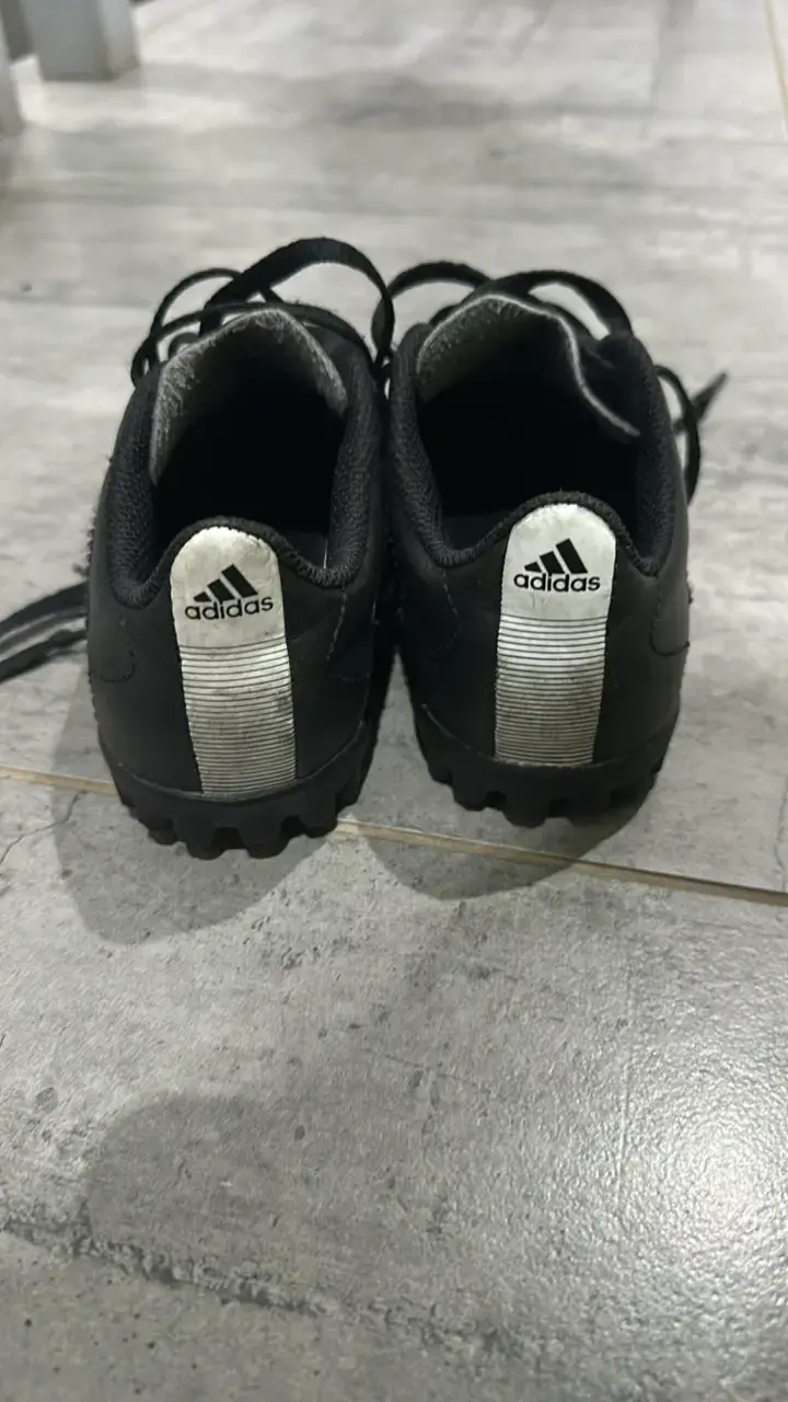 Zapatillas de fútbol Adidas negras 32 1/2 - 2