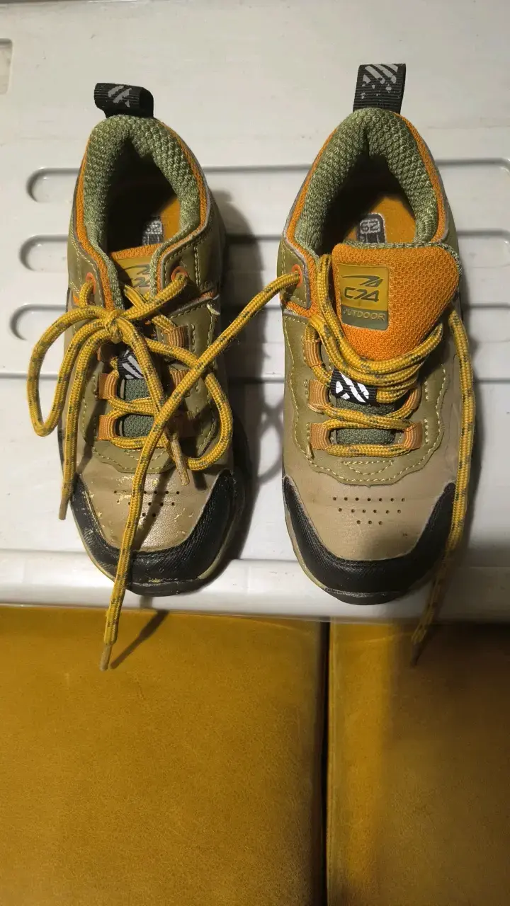 Zapatillas deportivas para niños en varios colores - 2