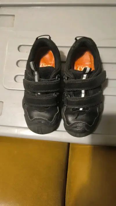 Zapatillas deportivas para niños en varios colores - miniatura 4