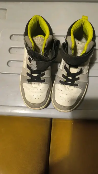 Zapatillas deportivas para niños en varios colores - miniatura 6
