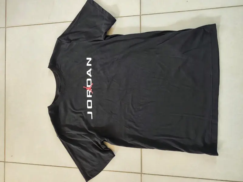 Polera Negra Jordan Talla XL - 1