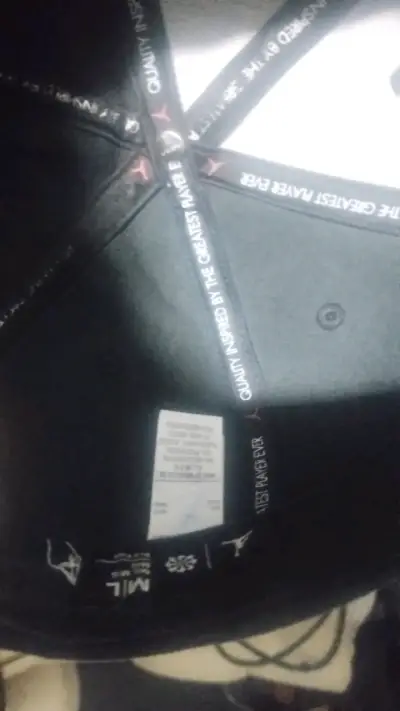 Gorra negra con logo bordado jordan - miniatura 1