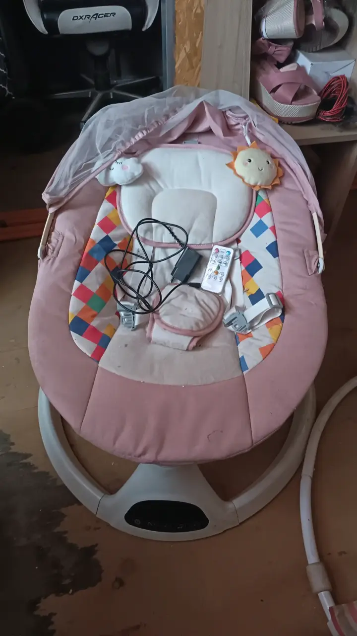 Silla mecedora para bebé con control remoto - 1