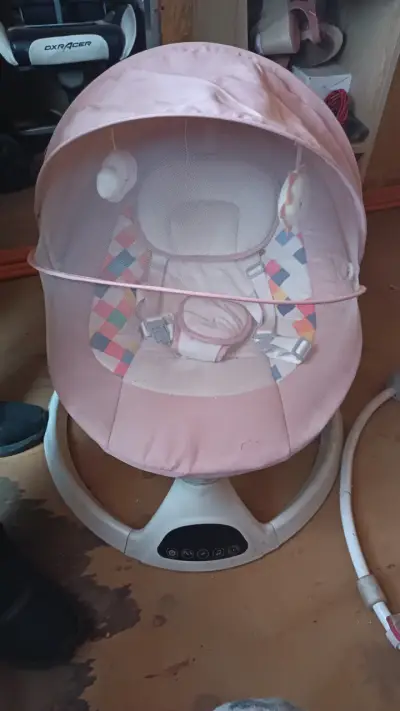 Silla mecedora para bebé con control remoto - miniatura 2
