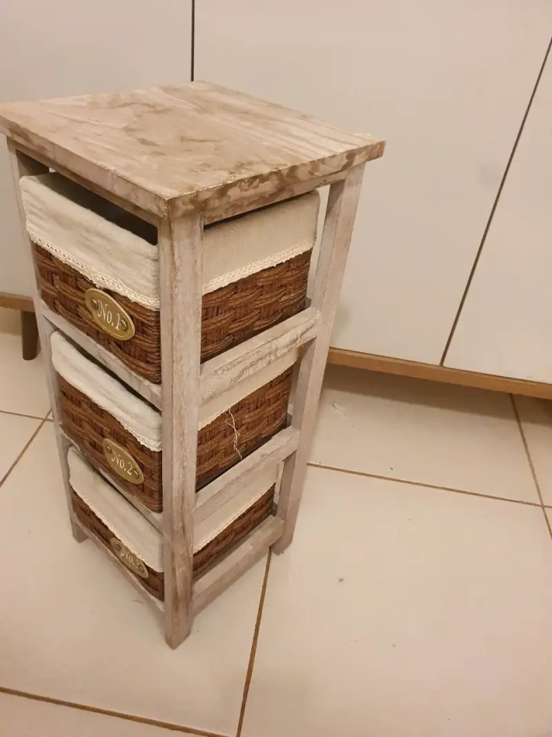 Mueble organizador de madera con cestas - 3