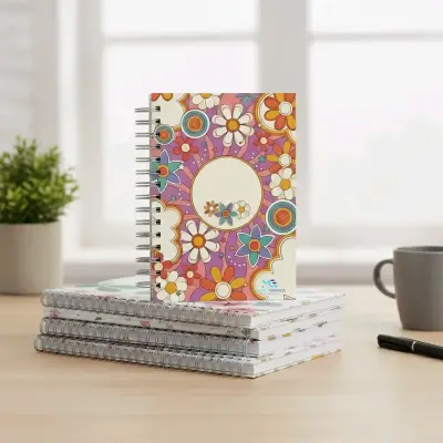 Planner espiral diseño floral y personajes - miniatura 4