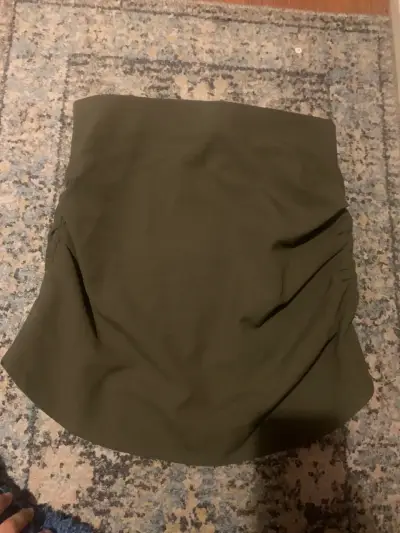 Falda verde oliva de Zara en buen estado - miniatura 1