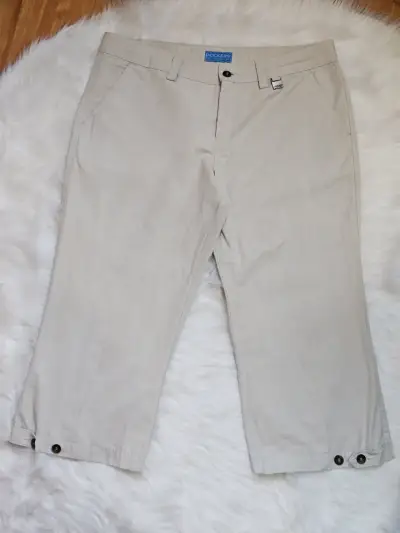 Bermudas beige Dockers para mujer - miniatura 1