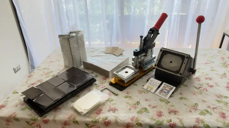 Máquina para hacer chapas con accesorios - 2
