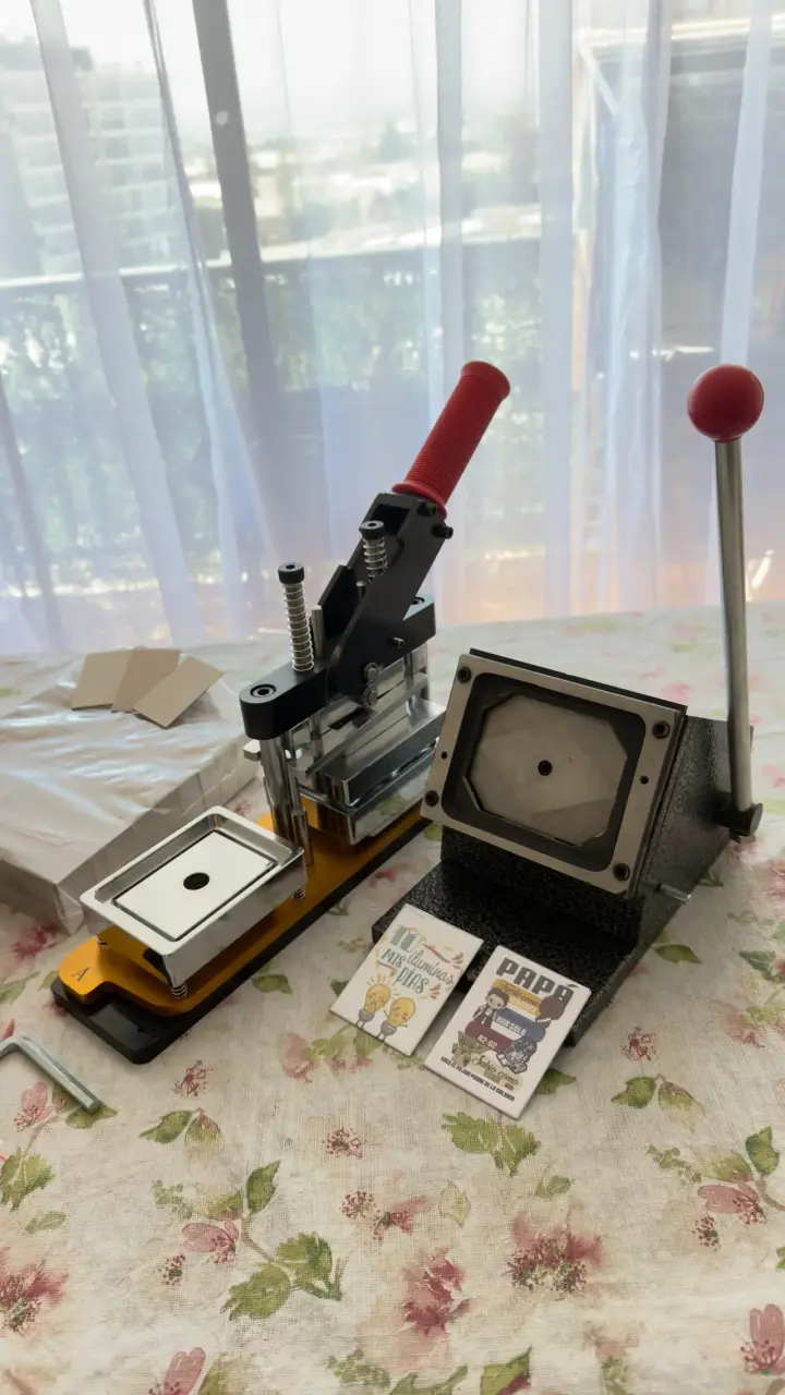 Máquina para hacer chapas con accesorios - 4