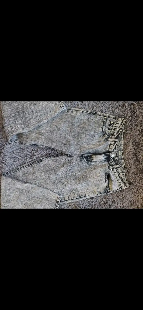 Jeans grises desgastados para mujer