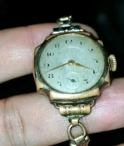 Reloj de pulsera vintage dorado para hombre - miniatura 1
