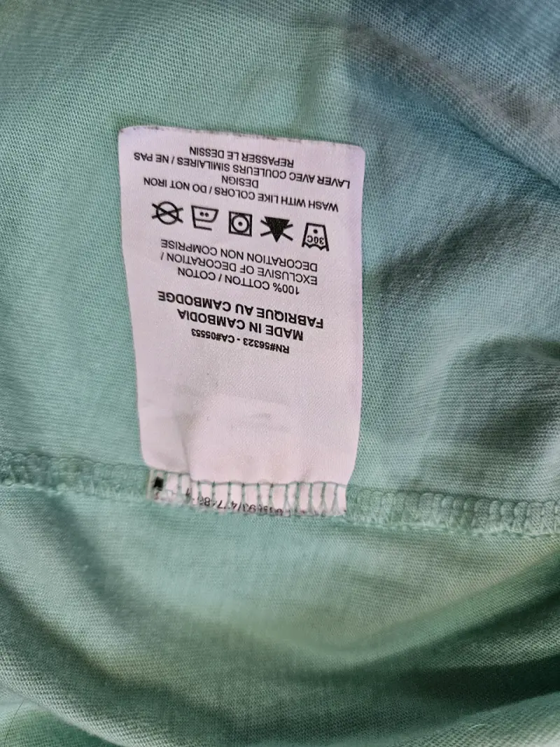 Polera Nike verde agua con diseño gráfico - 4