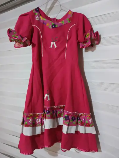 Vestido folclórico chileno para niña - miniatura 1