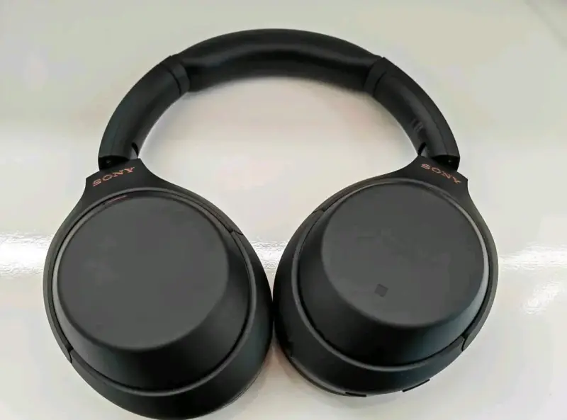 Audífonos Sony WH-1000XM4 con cancelación de ruido - 1