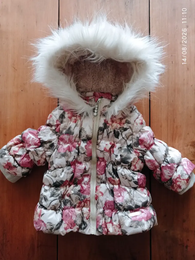Chaqueta de bebé con capucha y diseño floral - 1
