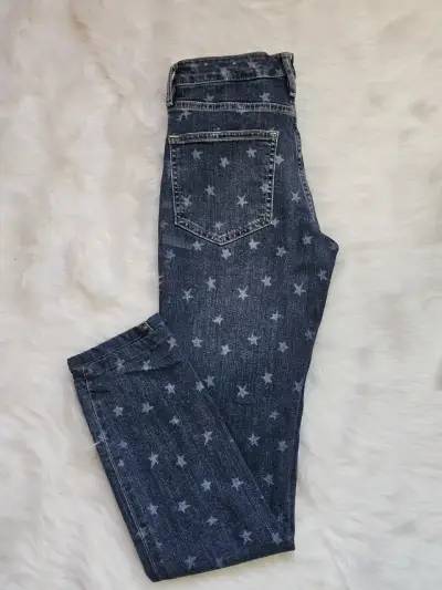 Jeans de niña con estampado de estrellas - miniatura 2