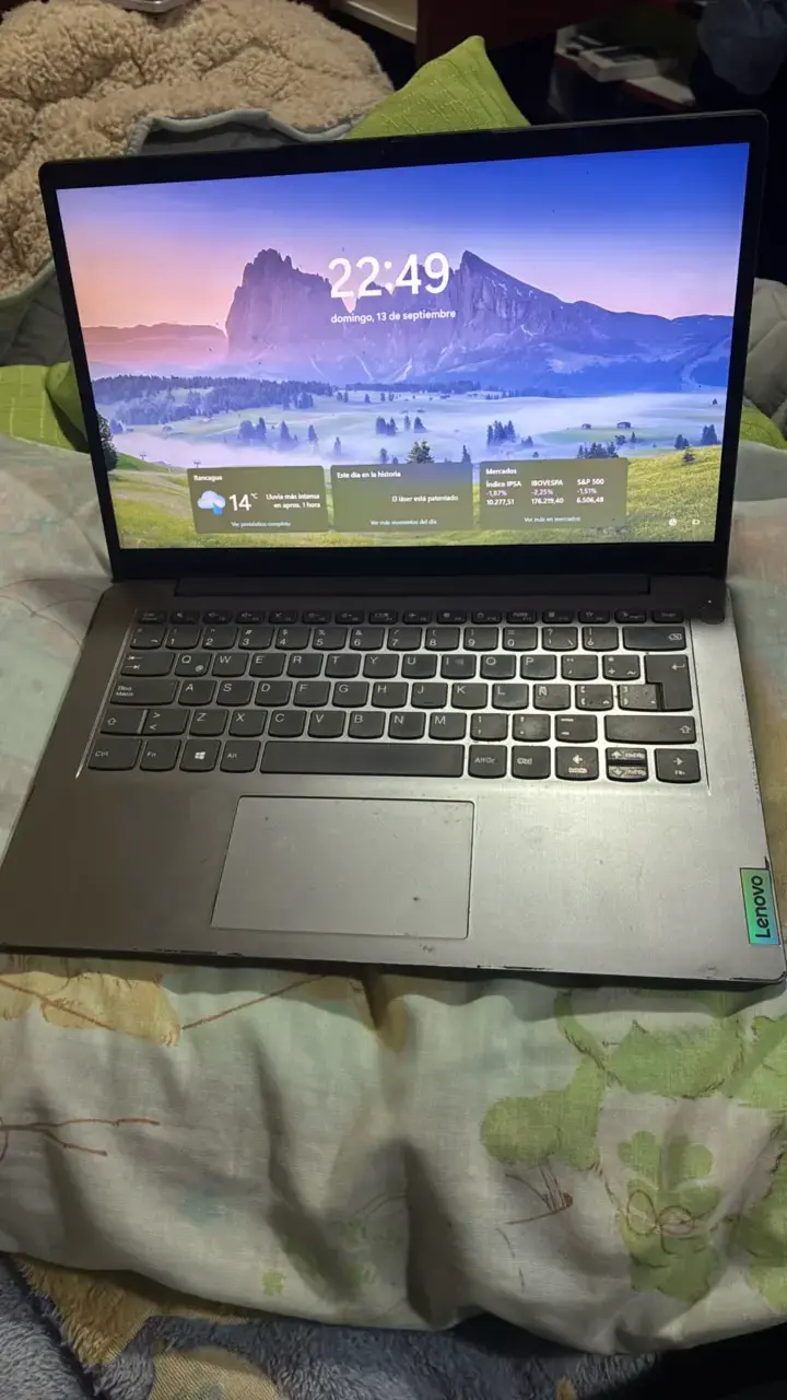 Laptop Lenovo IdeaPad 3 14ITL6 en buen estado - 3