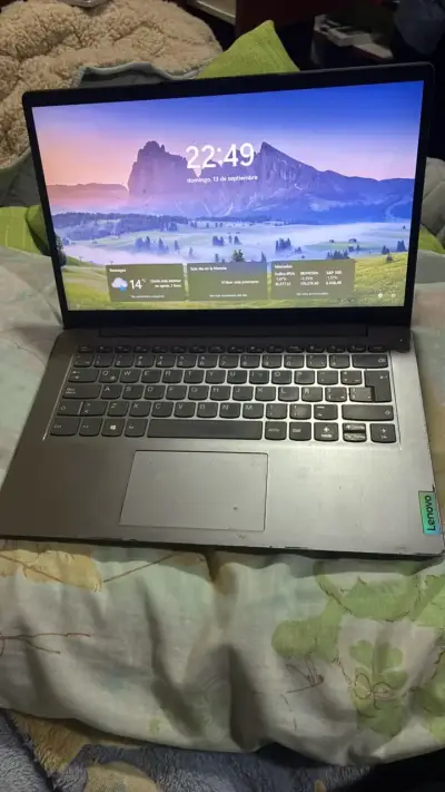 Laptop Lenovo IdeaPad 3 14ITL6 en buen estado - miniatura 3