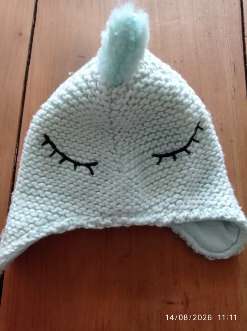 Gorro tejido infantil con diseño de unicornio - 1