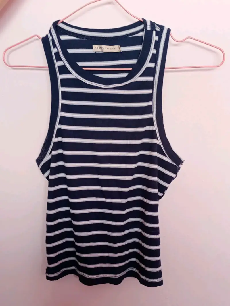 Polera sin mangas a rayas azul y blanco