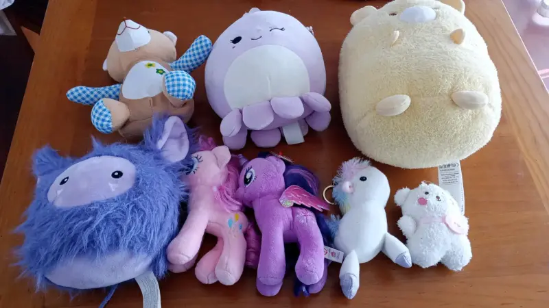 Lote de peluches variados para niños