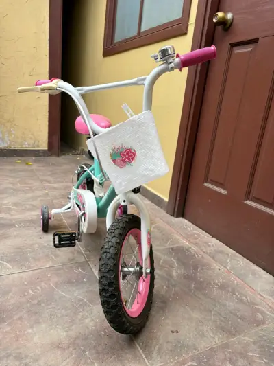 Bicicleta infantil Ozark Trail con rueditas y canasto - miniatura 2