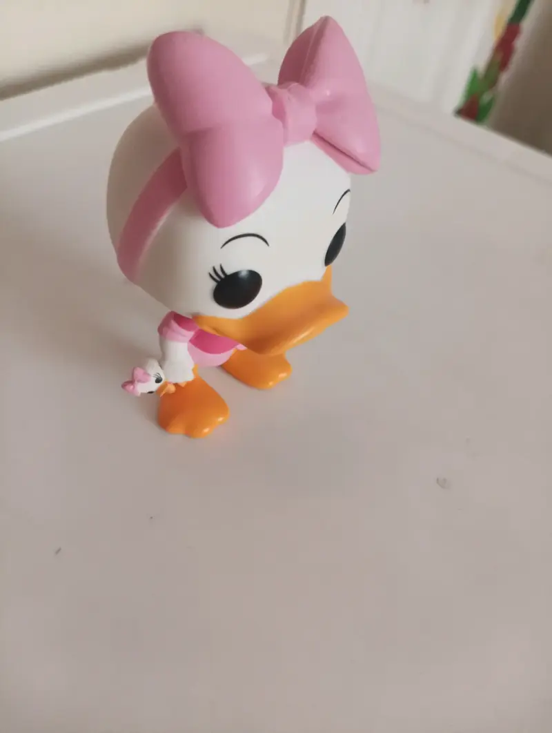 Figura Funko Pop Daisy Duck con lazo rosa - 2