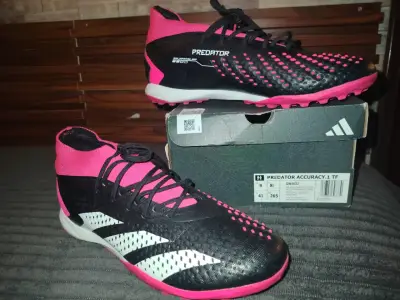 Zapatillas de Fútbol Adidas Predator Negras y Rosadas - miniatura 2