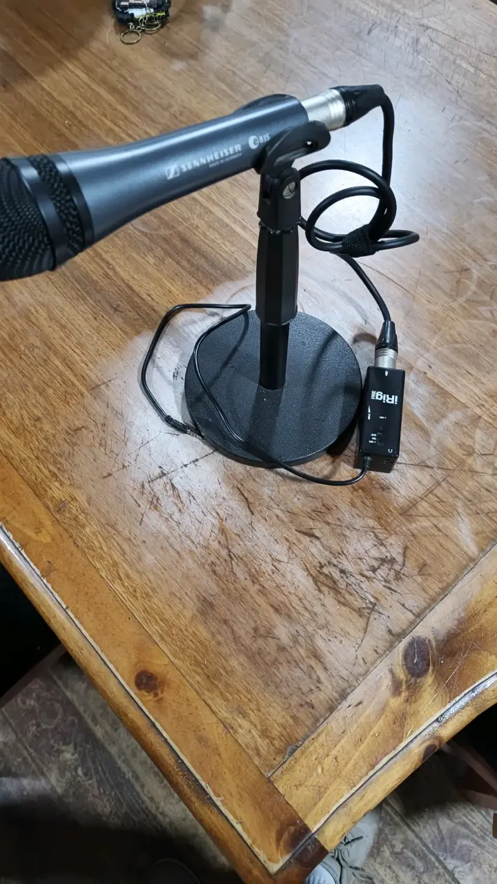 Micrófono Sennheiser e835 con soporte y Iring pre - 1