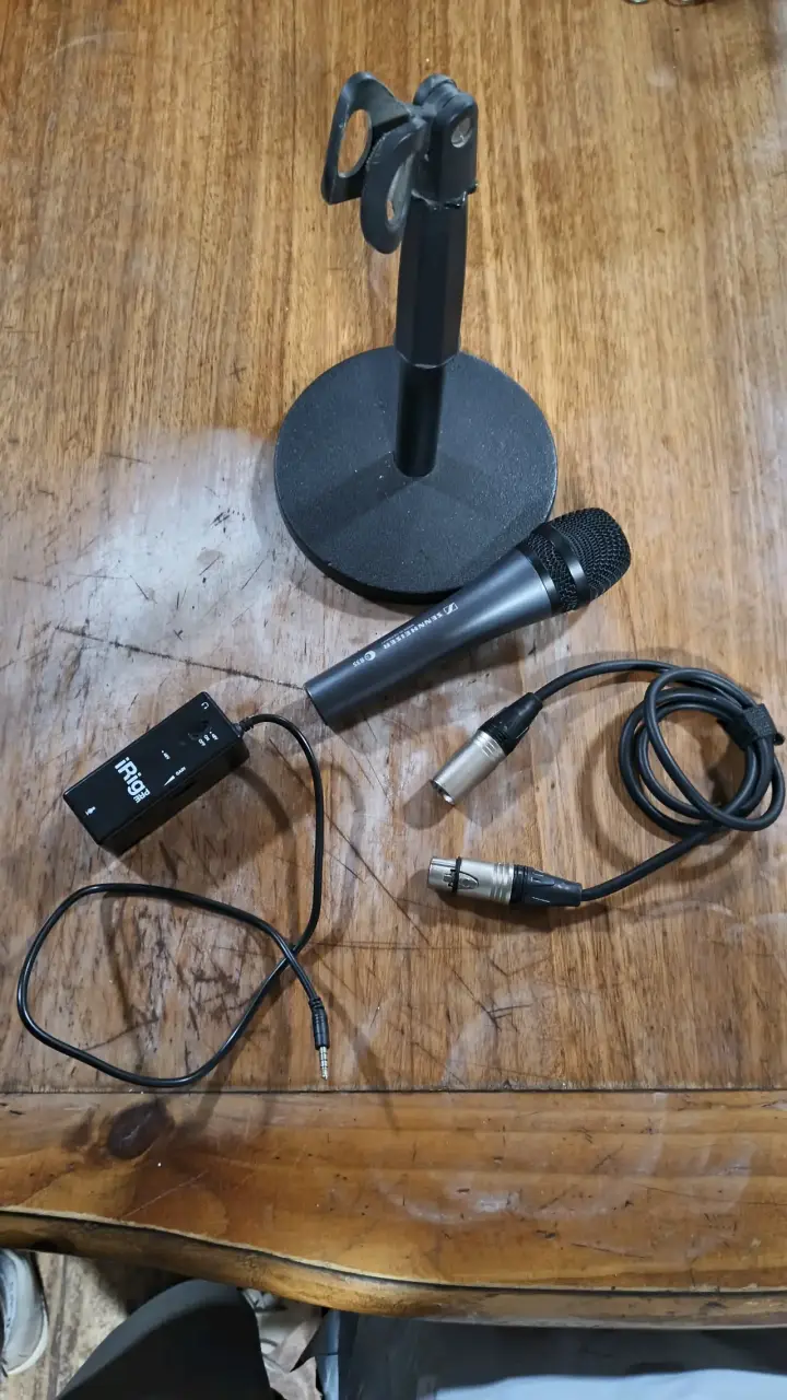 Micrófono Sennheiser e835 con soporte y Iring pre - 2