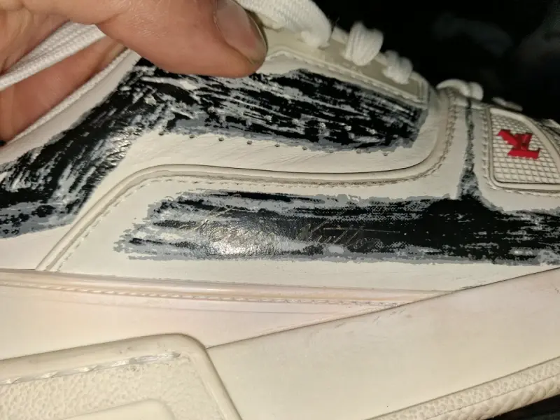 Zapatillas deportivas Louis Vuitton blancas y negras - 6