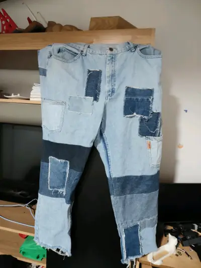 Jeans de mezclilla con parches estilo vintage - miniatura 1