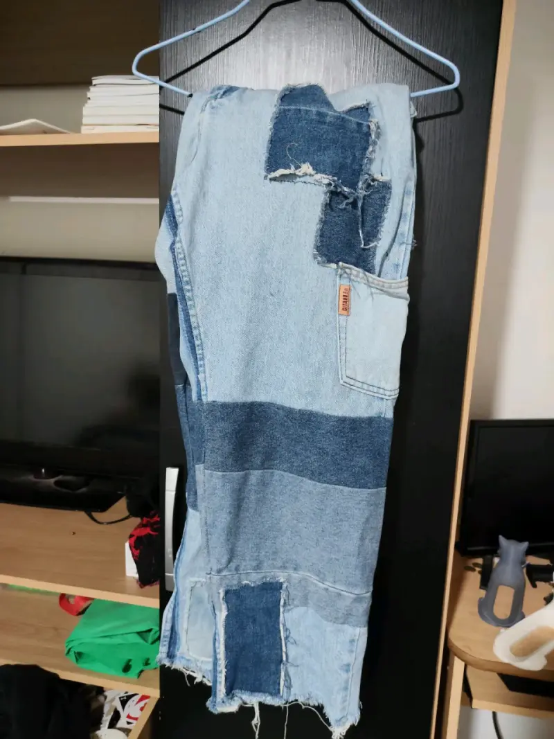 Jeans de mezclilla con parches estilo vintage - 4