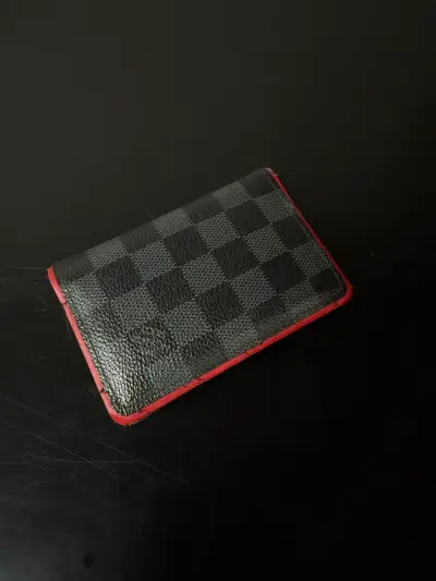 Billetera Louis Vuitton Roja y Negra de Cuero - miniatura 2