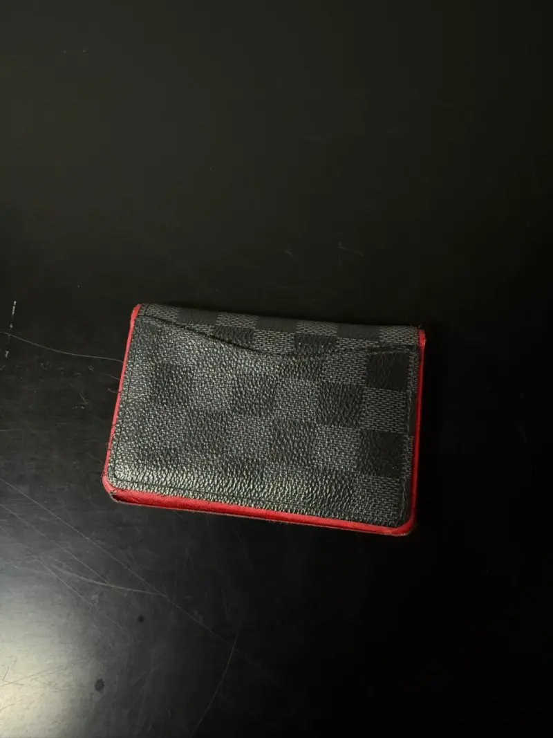Billetera Louis Vuitton Roja y Negra de Cuero - 3
