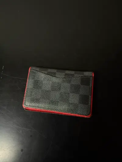 Billetera Louis Vuitton Roja y Negra de Cuero - miniatura 3