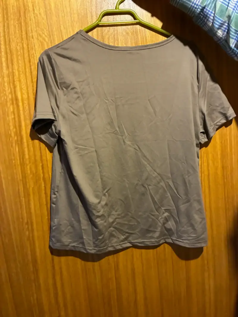 Conjunto de pijama gris con corazones - 2