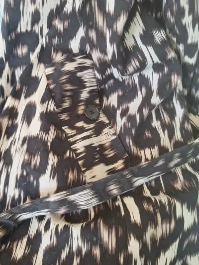 Abrigo estampado animal print para mujer - miniatura 2
