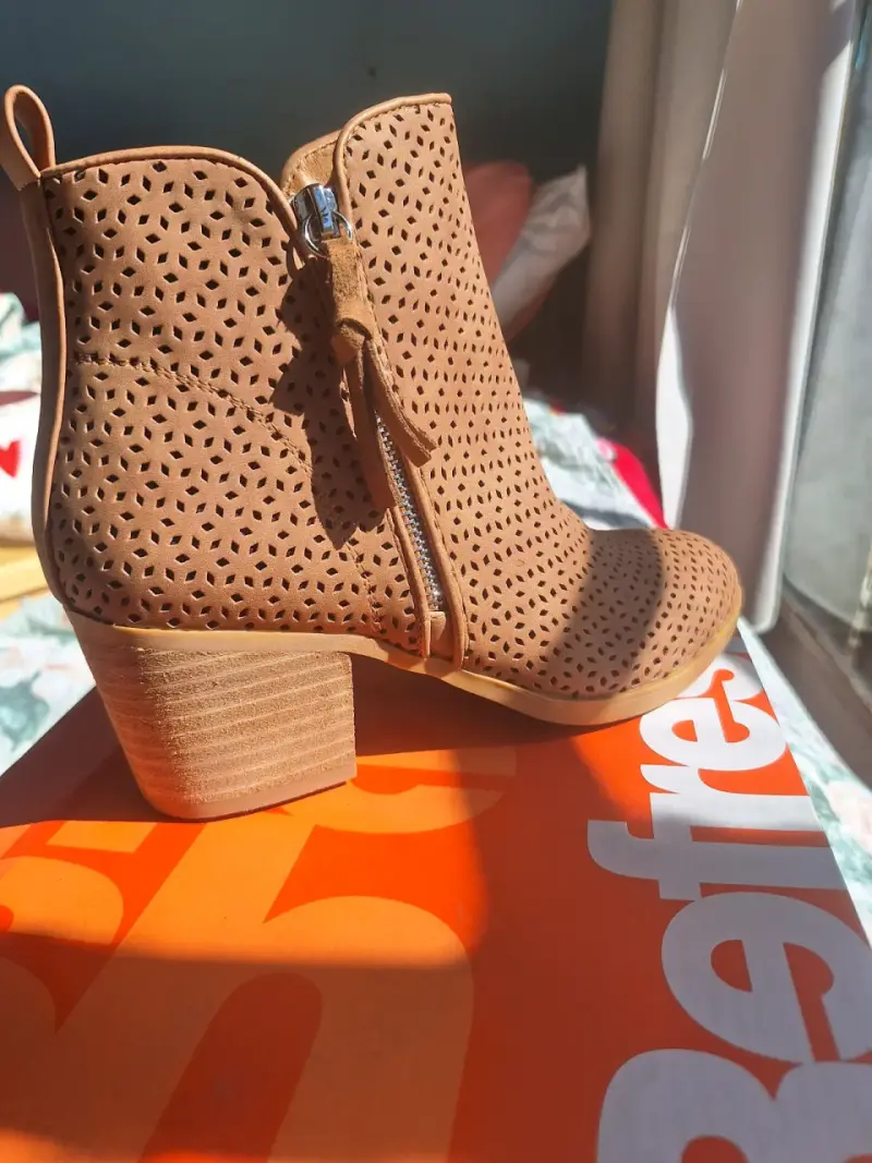 Botines camel de cuero sintético Refresh - 2
