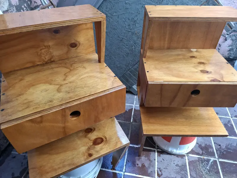 Veladores flotantes 2 x $30.000.- - 4
