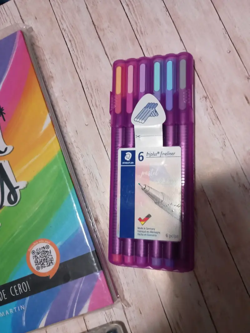 Set de Escritura Artel y Staedtler con Cuaderno - 3