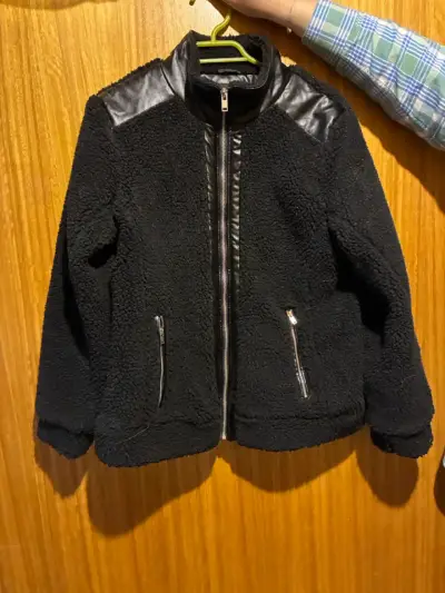 Chaqueta de lana negra con detalles de cuero - miniatura 1