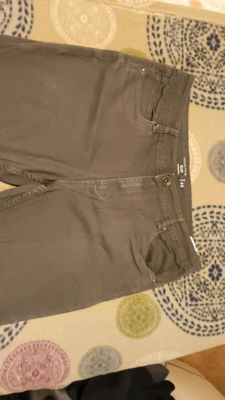 Pantalones grises para hombre en buen estado - 3