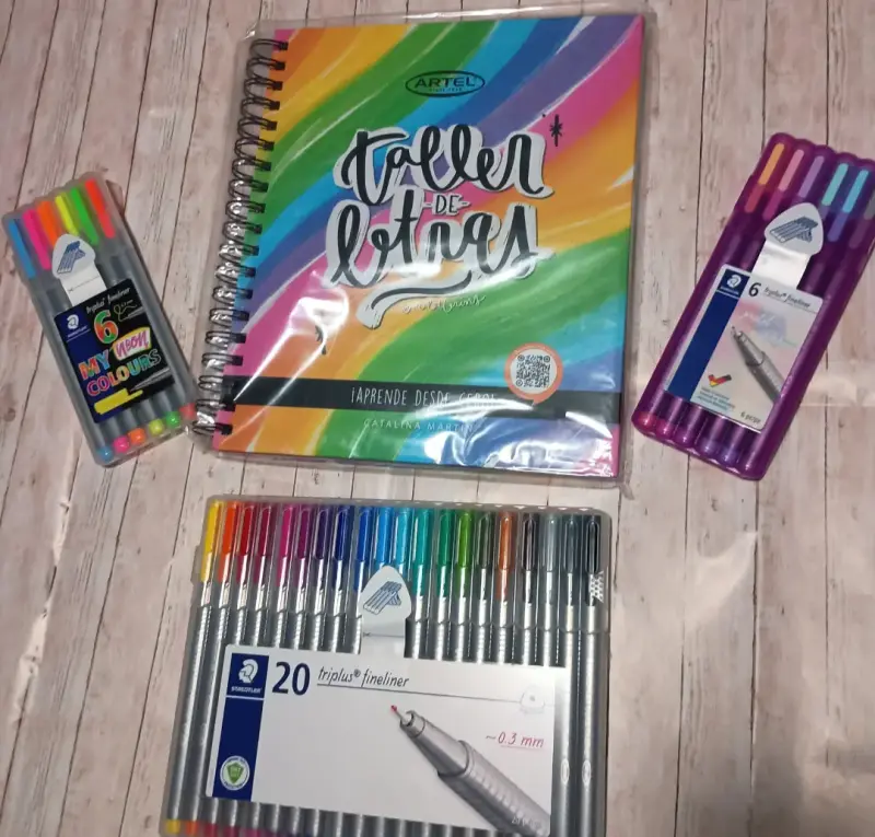 Set de Escritura Artel y Stabilo con Cuaderno de Letras - 1