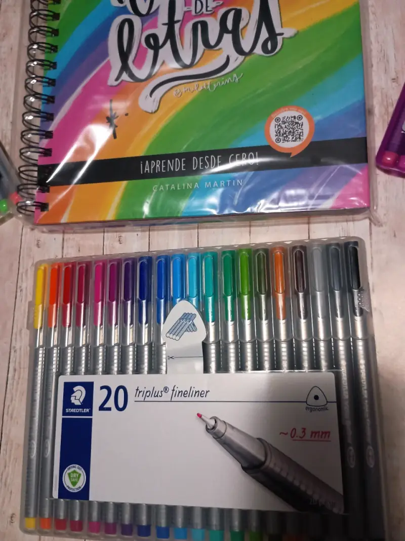 Set de Escritura Artel y Stabilo con Cuaderno de Letras - 2