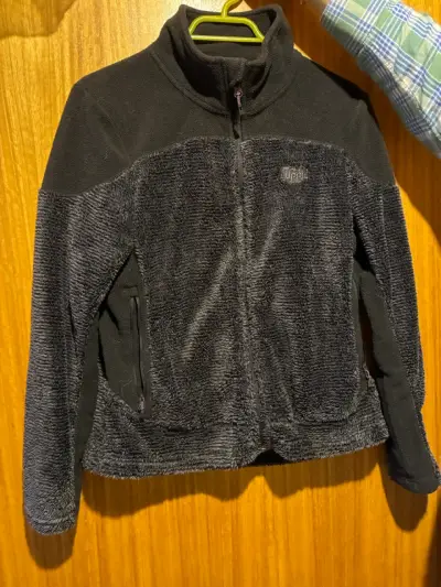 Chaqueta polar negra para mujer marca Uippi - miniatura 1
