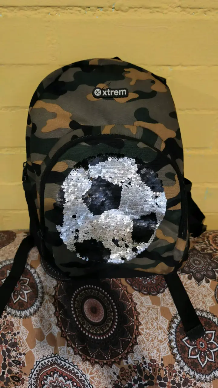 Mochila Xtrem camuflaje con lentejuelas